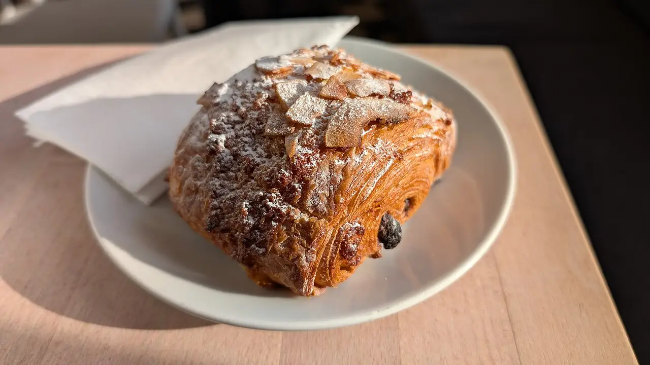 Pain au chocolat aux amandes